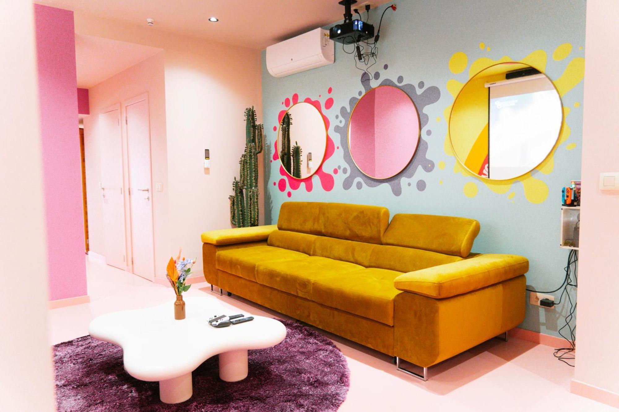 Capsule Girl Power Spa - Balneo - Sauna - Karaoke - Billard - 2 Chambres Charleroi Bagian luar foto