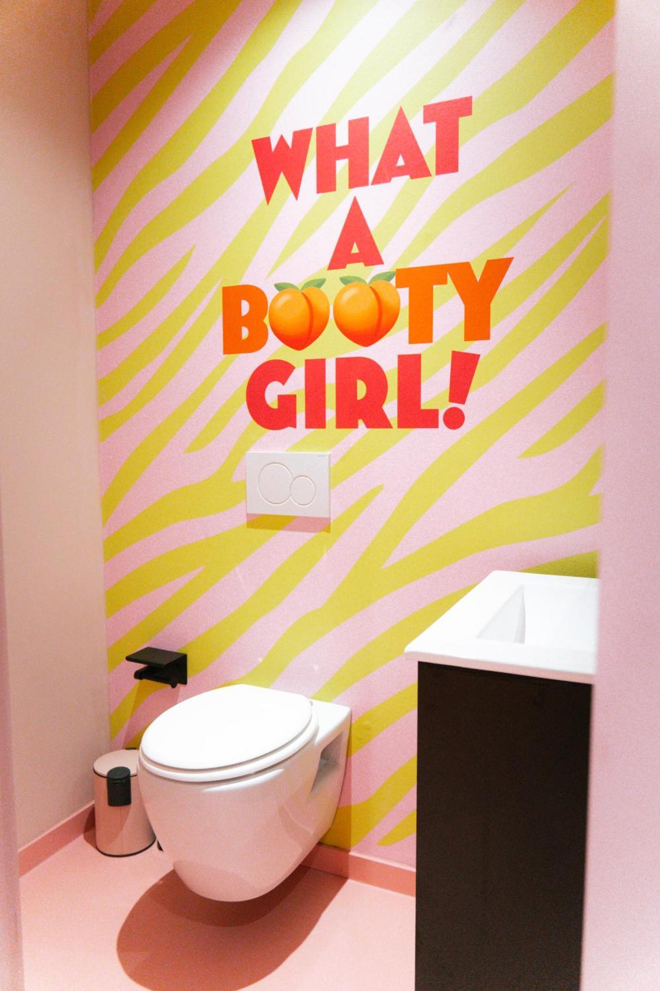 Capsule Girl Power Spa - Balneo - Sauna - Karaoke - Billard - 2 Chambres Charleroi Bagian luar foto