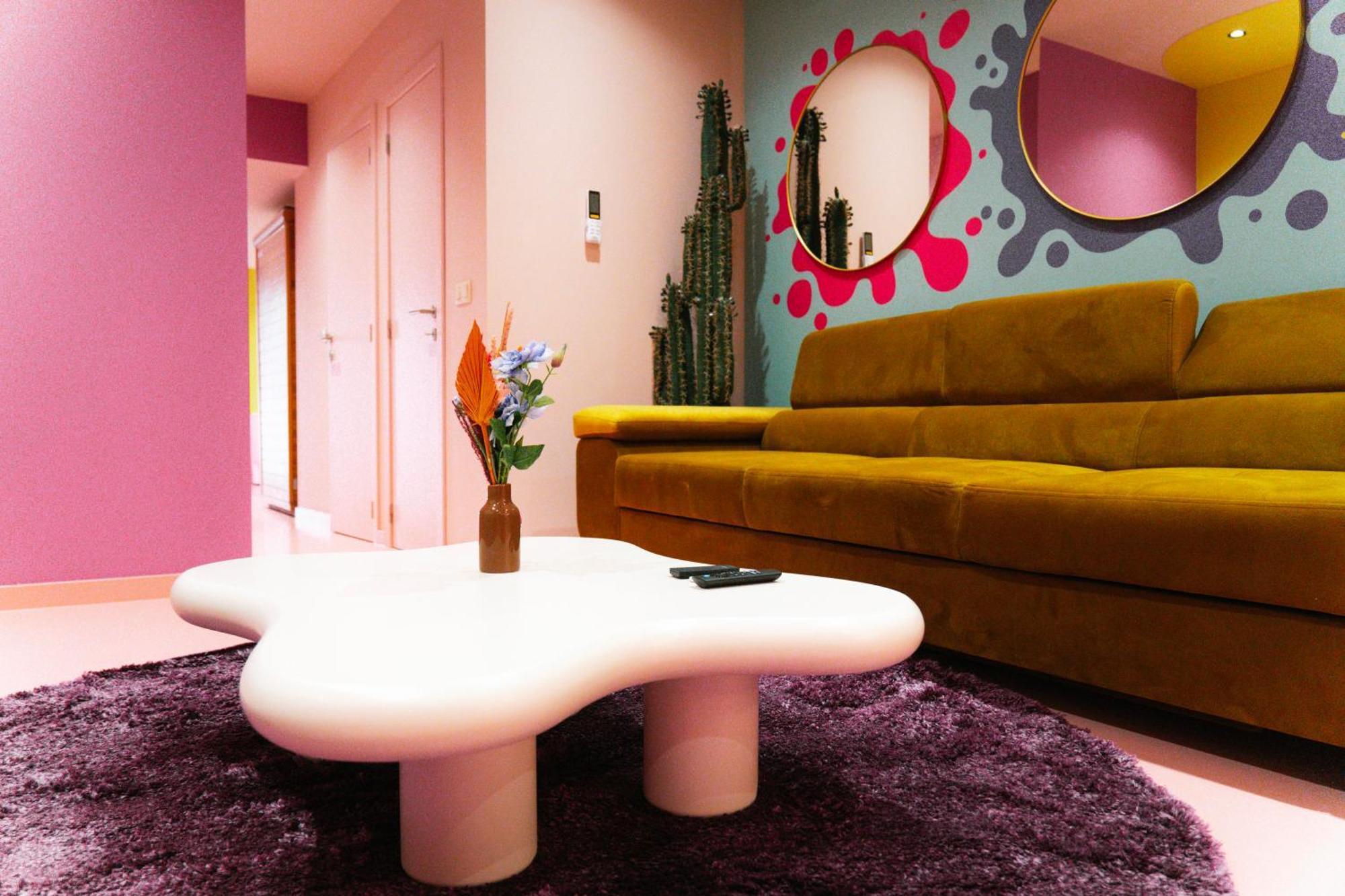 Capsule Girl Power Spa - Balneo - Sauna - Karaoke - Billard - 2 Chambres Charleroi Bagian luar foto