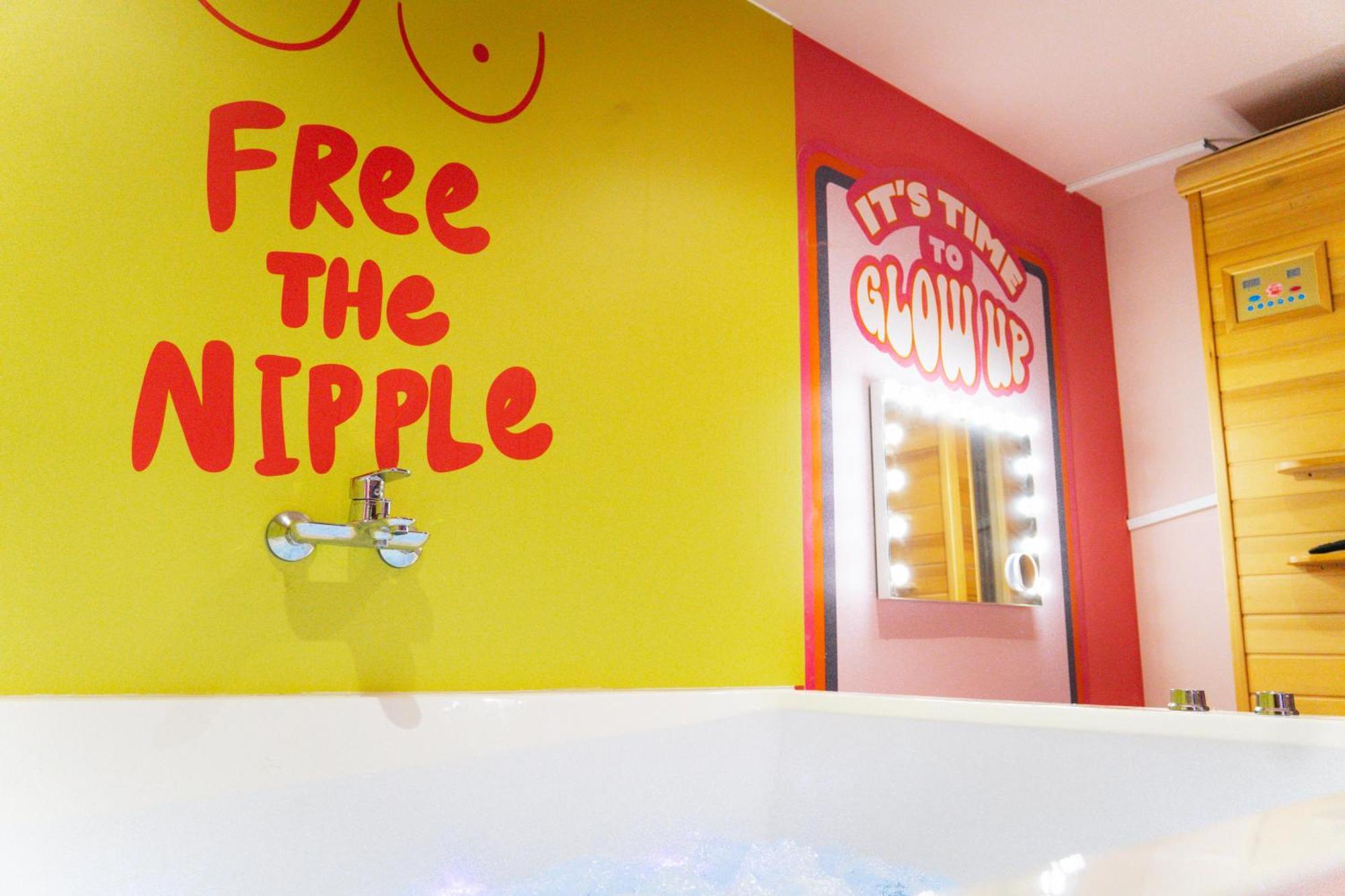Capsule Girl Power Spa - Balneo - Sauna - Karaoke - Billard - 2 Chambres Charleroi Bagian luar foto