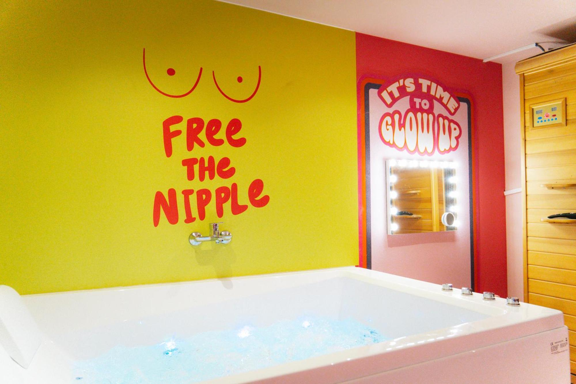 Capsule Girl Power Spa - Balneo - Sauna - Karaoke - Billard - 2 Chambres Charleroi Bagian luar foto